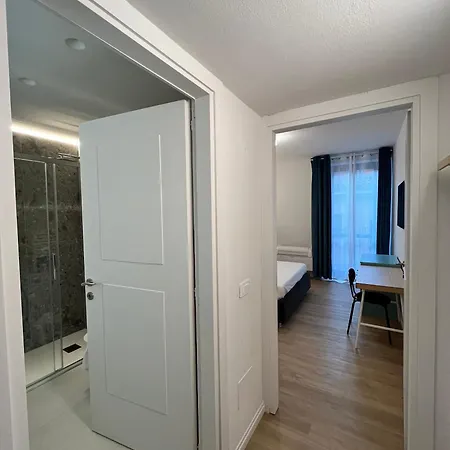 Colonne77 - Design Lägenhet Milano