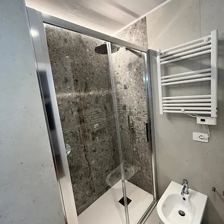 Colonne77 - Design Lägenhet Milano